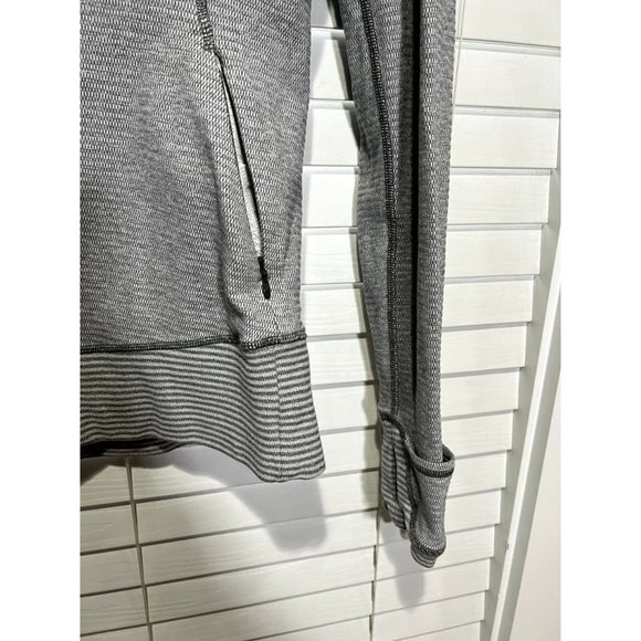 Lululemon Sweater Pullover‎ - Size 4 - Picture 2 of 5